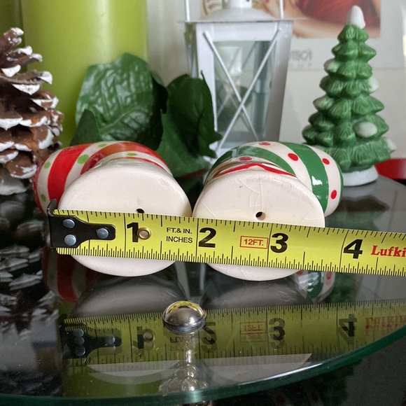 Salt & Pepper shakers - Picture 7 of 8